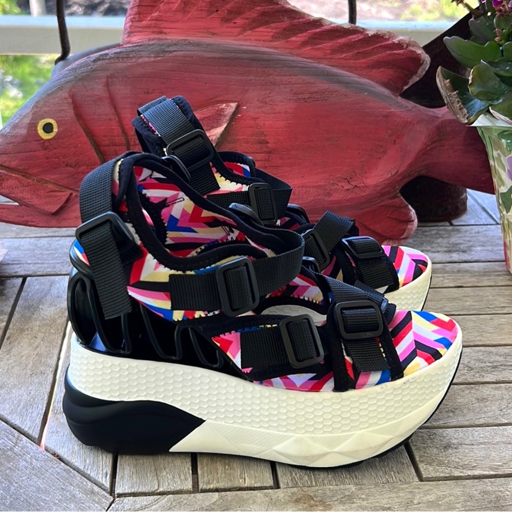 Cape Robbin Play Dirty Remix Platform Sandals Size 7 Wearable Art 🖼️ Like New - Picture 6 of 13